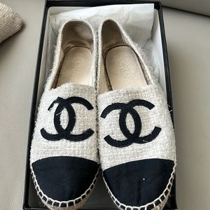 Authentic Chanel Espadrilles white and black tweed size 40